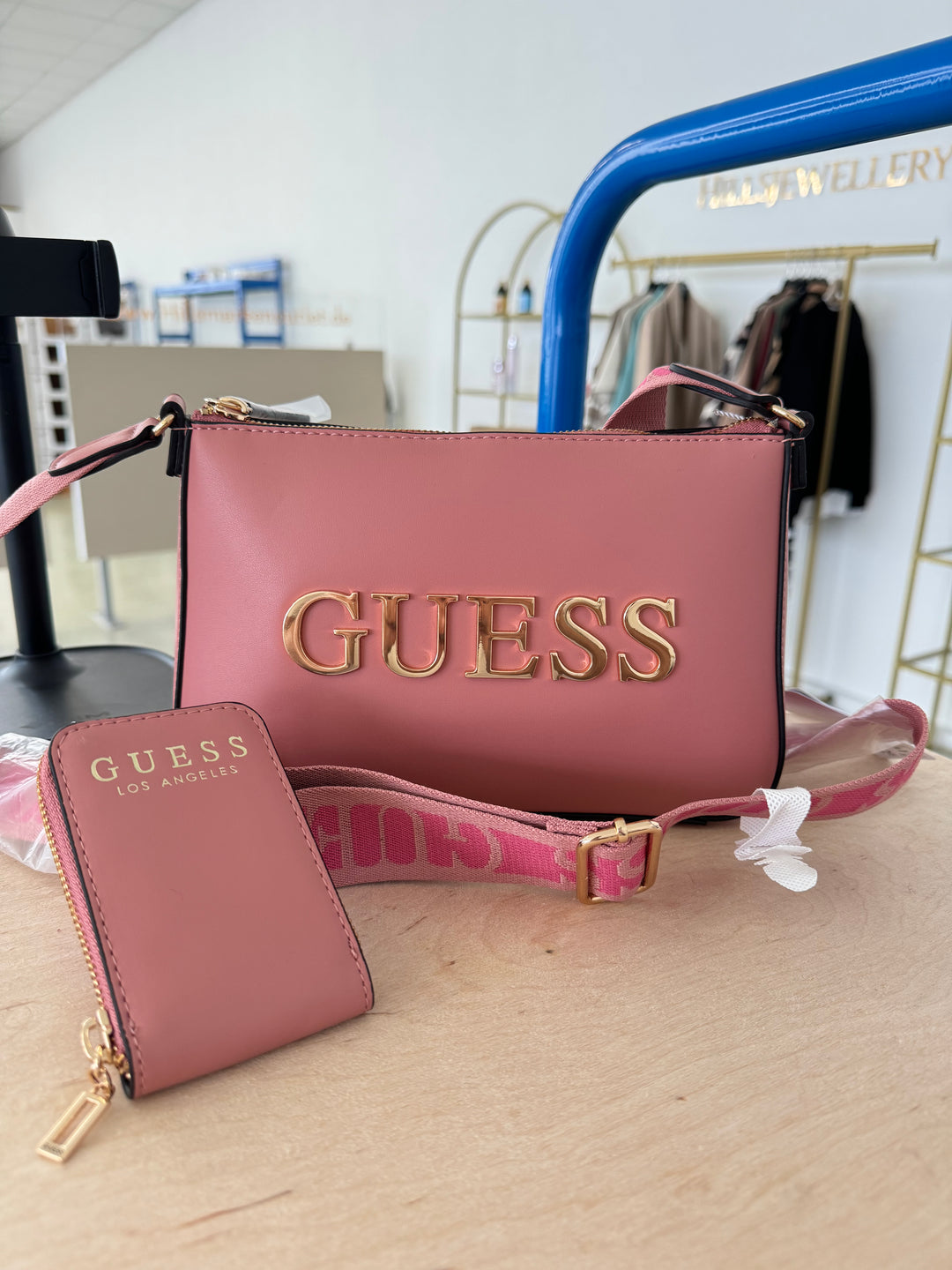 Guess Tasche 6