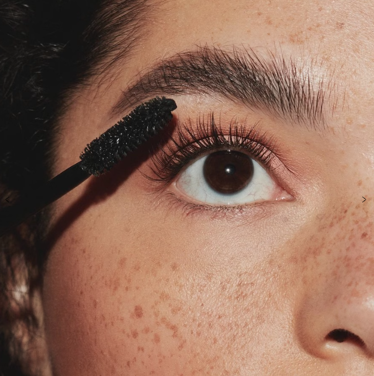 Kylie Cosmetics Kylash Black